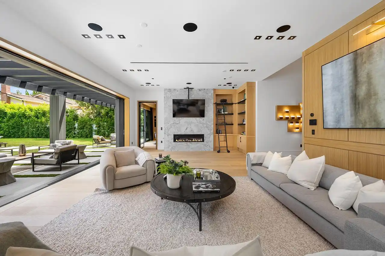 Home Window Tinting: Comfort, Privacy, and Savings